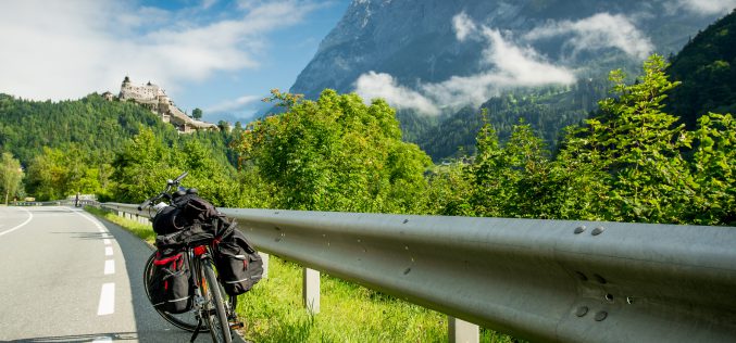 Czy&nbsp;dobry rower turystyczny musi być drogi?