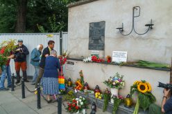Warszawa uczciła ofiary gwałtów w obozie na Zieleniaku