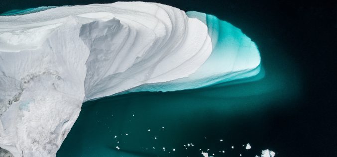 Po raz pierwszy w historii na szczyt lodowca w Grenlandii spadł deszcz