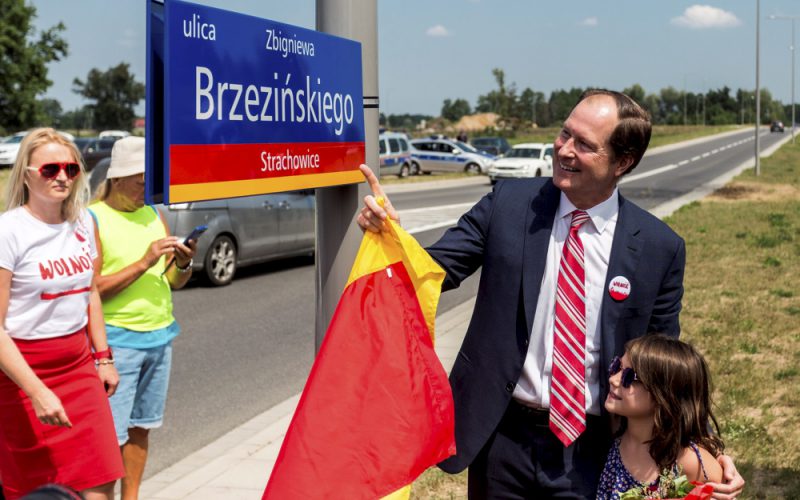 Mark Brzeziński – co może ambasador?