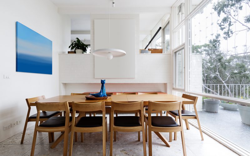 Jak urządzić prostokątny salon z jadalnią?