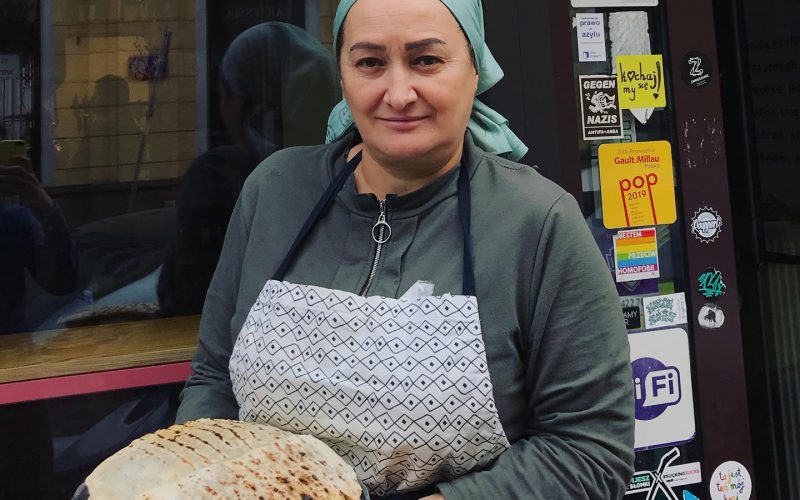 TVP zapłaci organizacji na rzecz migrantów