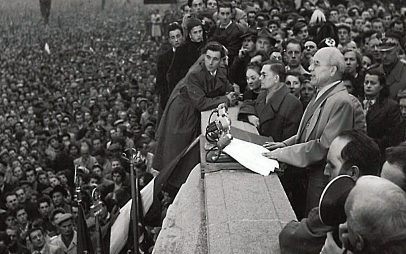 Zaskoczeni powrotem Gomułki