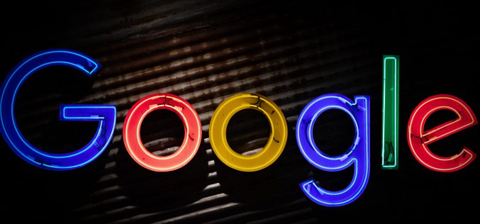 Francja nakłada grzywny na Google i Facebooka