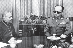 Stali murem przed mundurem