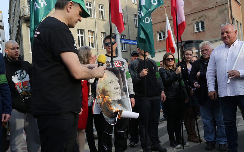 Rewolucje pożerają ojców