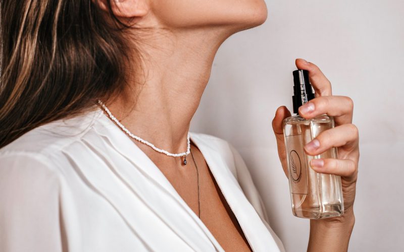 Co wyróżnia najlepsze perfumy damskie?