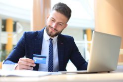 Karta kredytowa – czy warto ją jeszcze zakładać?