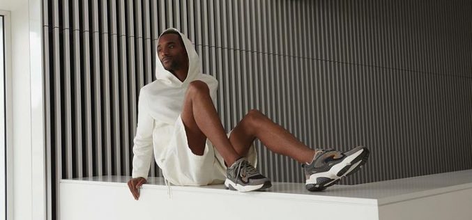 Do jakich spodni nosić męskie sneakersy?