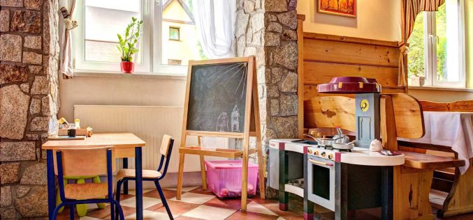 Czym zająć dzieci podczas ferii, gdy pada deszcz?