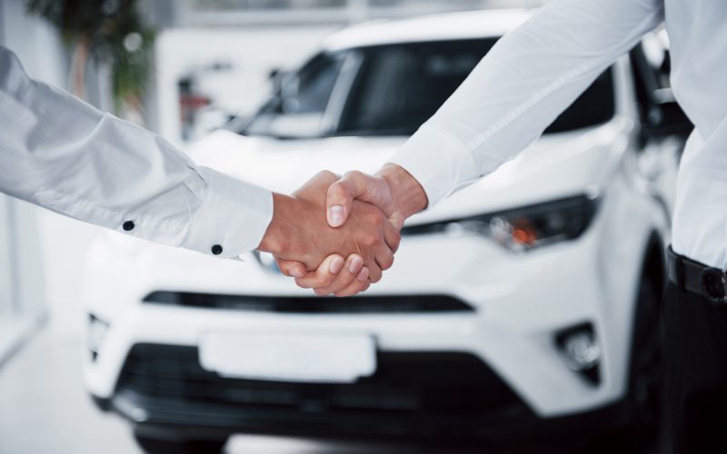 Sprzedaż auta a OC – co warto wiedzieć?