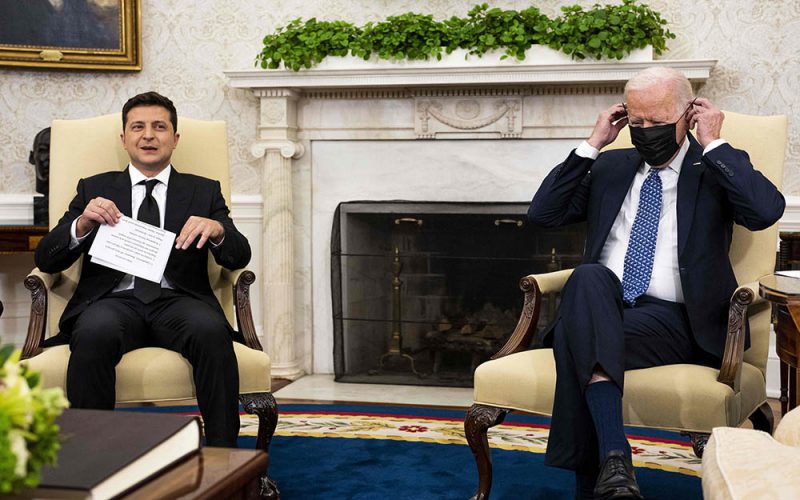 Co Bidenowie zawdzięczają Zełenskiemu?