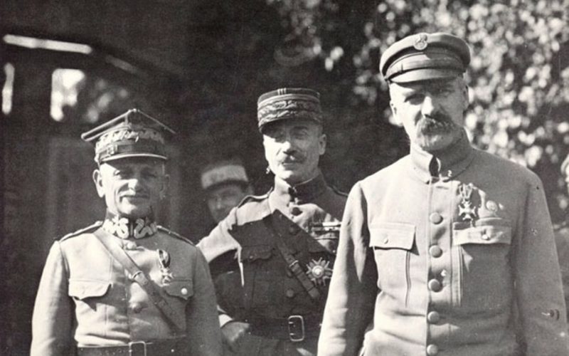 Między zwycięstwem a podłością