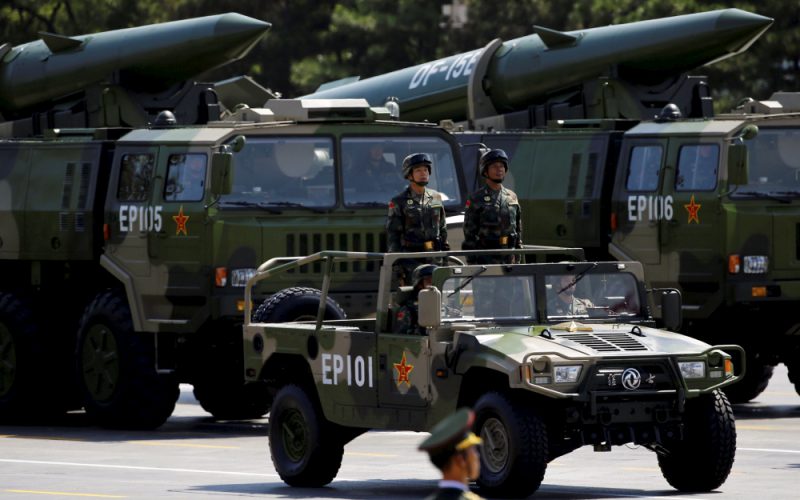 Glob najeżony bronią