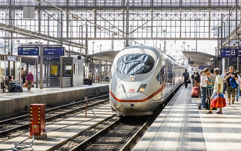 Pociągiem za jeden uśmiech i zero euro