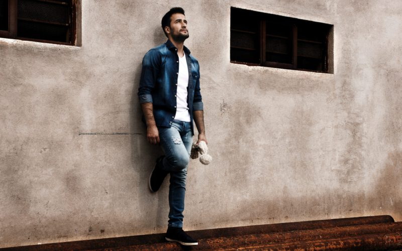 6 popularnych fasonów jeansów męskich