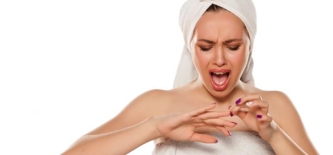 Łamliwe paznokcie to oznaka niedoboru witamin. Jakich?