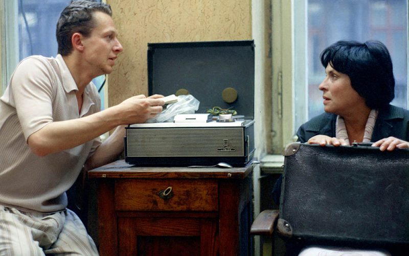 Życie jest poza filmem