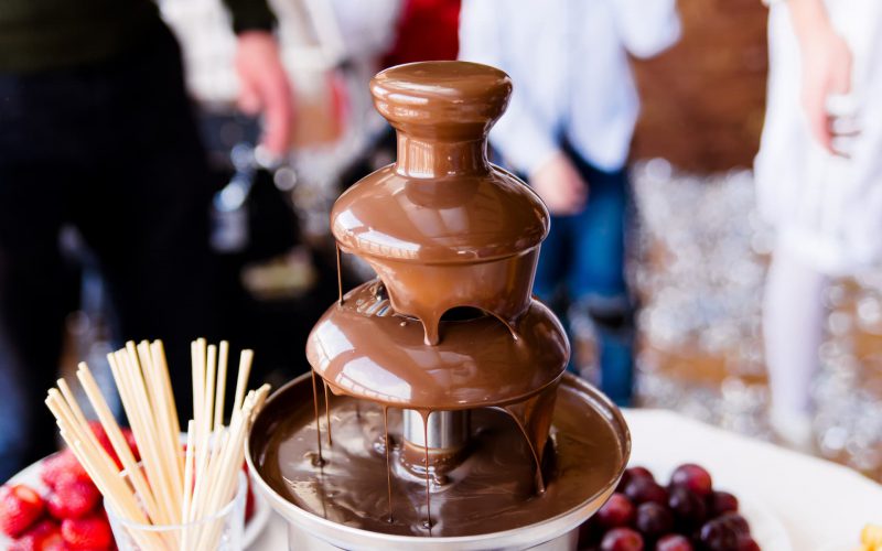 Fontanny czekoladowe sposobem na uatrakcyjnienie Twojej restauracji