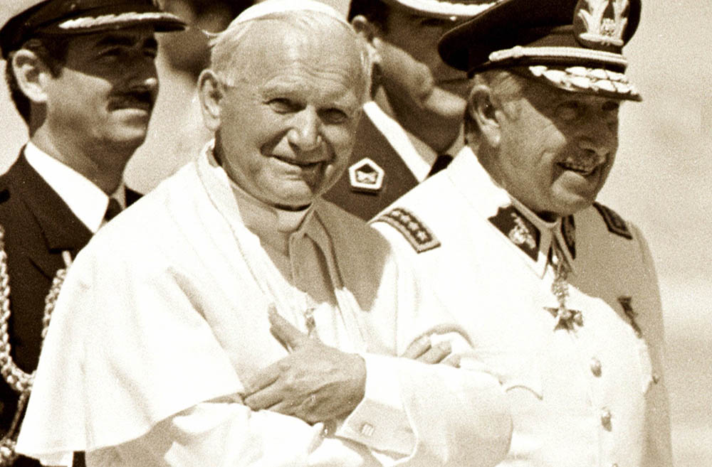 Episkopat i dyktatura