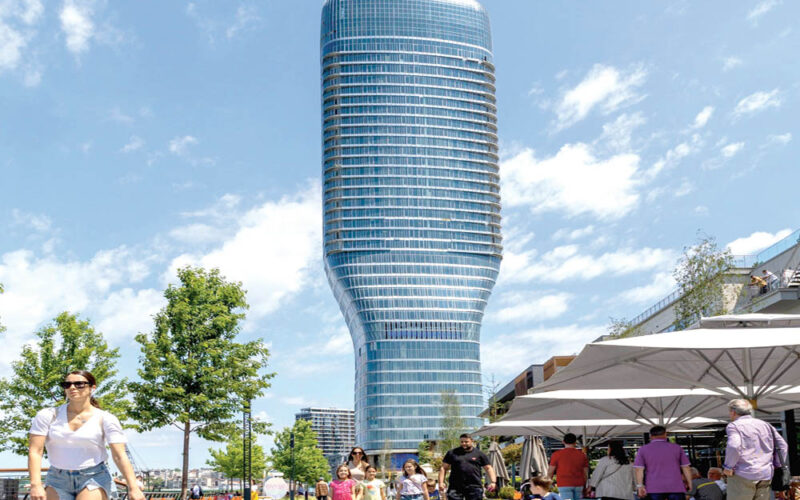 Między Wschodem i Zachodem