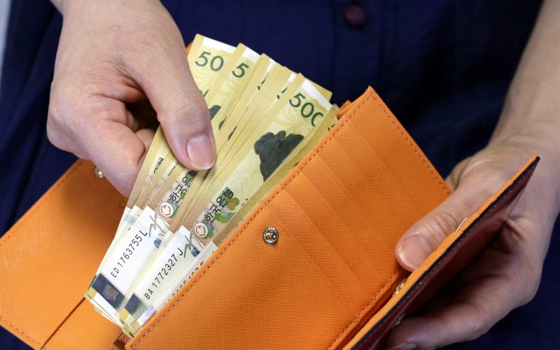 Kredyt oddłużeniowy – czy to dobry sposób na wyjście z długów?