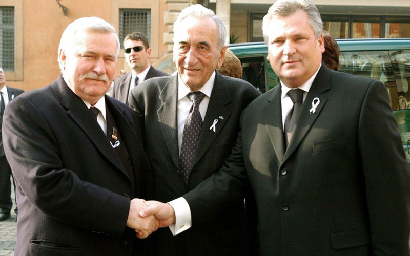 Prezydent musi zachowywać pozycję osobną i twardą