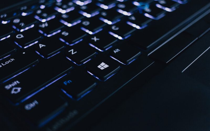 Programy antywirusowe: jakie zagrożenia pomagają zneutralizować?