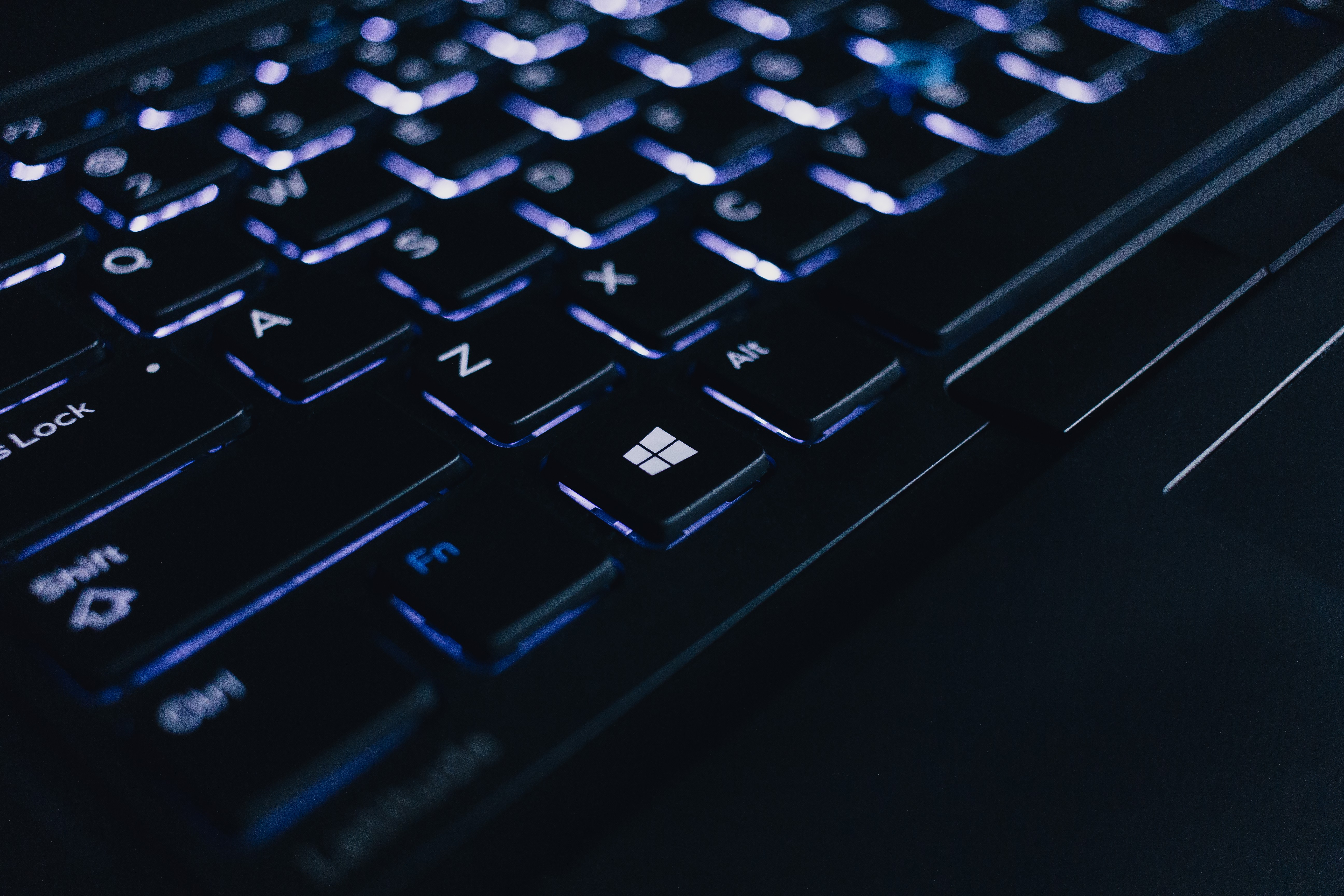 Programy antywirusowe: jakie zagrożenia pomagają zneutralizować?