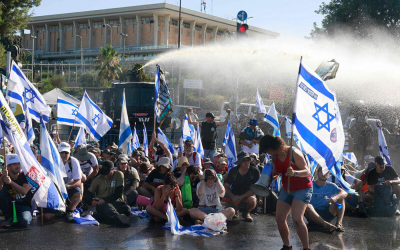 Szkoła racjonalności czy droga do samozniszczenia?