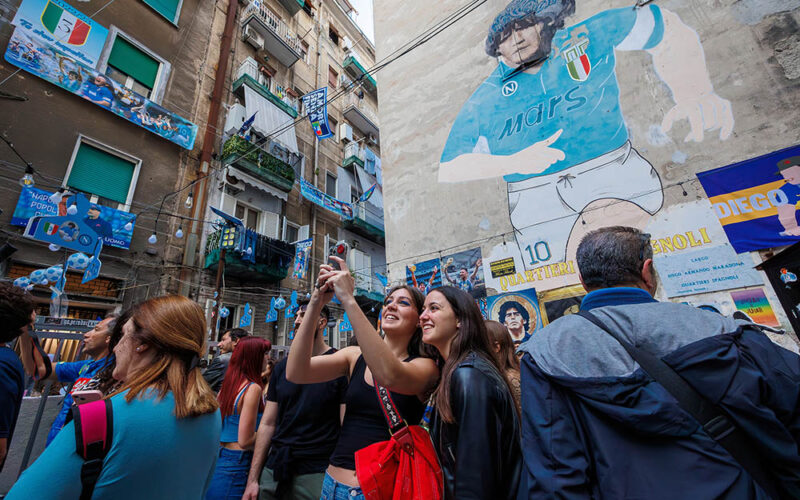 Neapol – rozkwit kulturowy mafijnego miasta