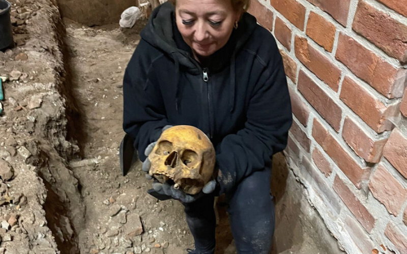 Zabytki zasypane piachem