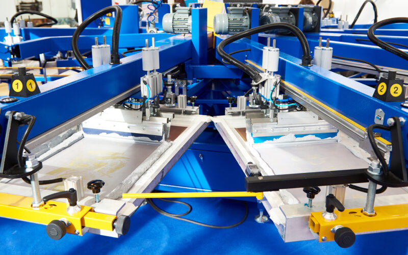 Porównanie nadruku DTG i sitodruku – którą metodę wybrać?