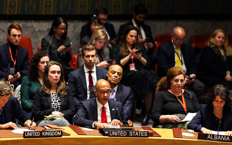 Nadmiar wojny, deficyt pokoju?