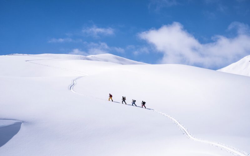 Dlaczego warto zacząć przygodę ze skitouringiem?