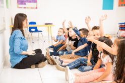 Jak zostać opiekunem w przedszkolu? Pomocne porady dla pedagogów