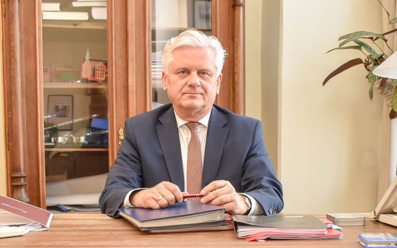 Samorządy i nierządy