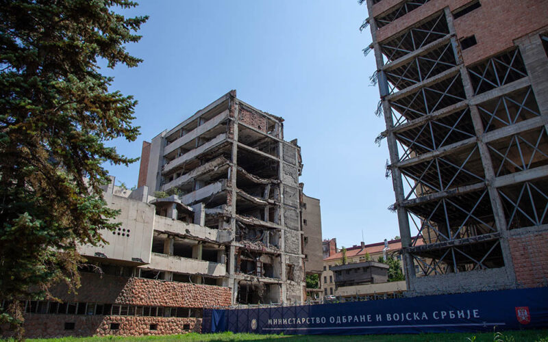 Ćwierć wieku po interwencji NATO