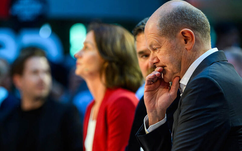 Długi postój na czerwonym