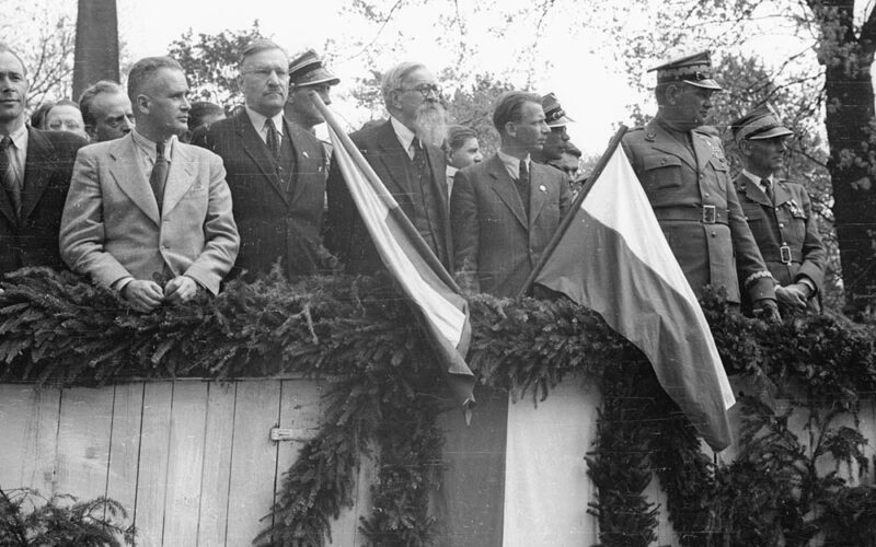 Endecy u boku Gomułki