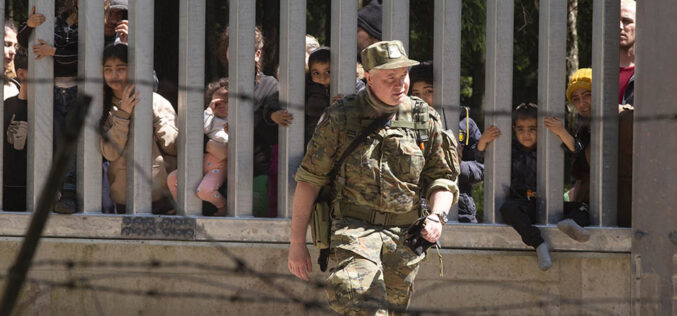 Wpuszczać czy strzelać