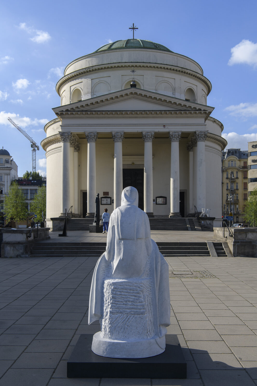 Pierwsza wystawa rzeźb na placu Trzech Krzyży