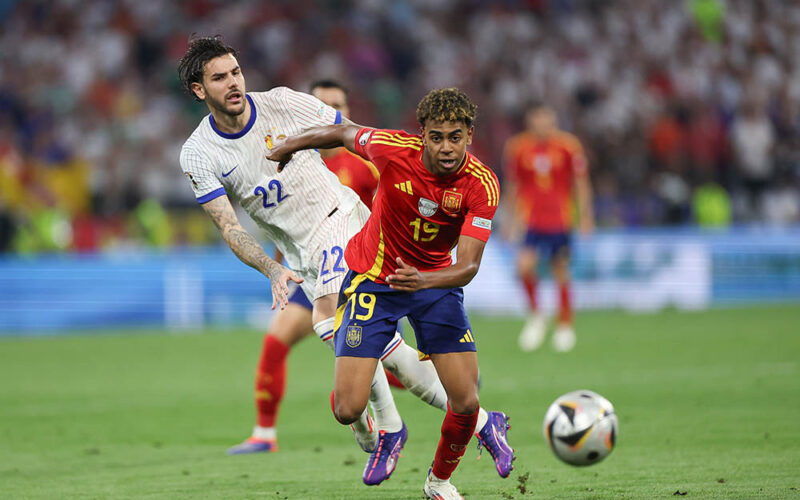 Futbol w dziurawych skarpetkach