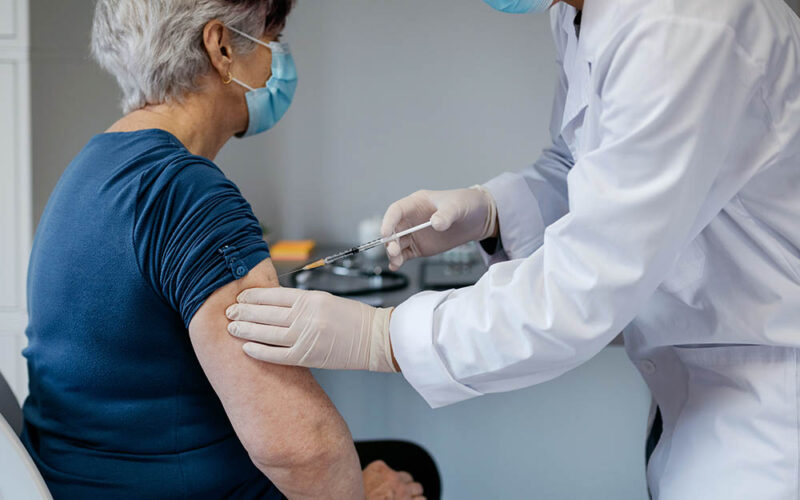 Siódma fala pandemii puka do drzwi