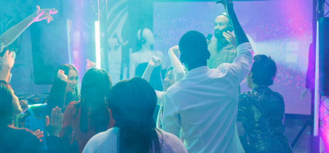 Jak zaplanować idealny wieczór w&nbsp;klubie nocnym?