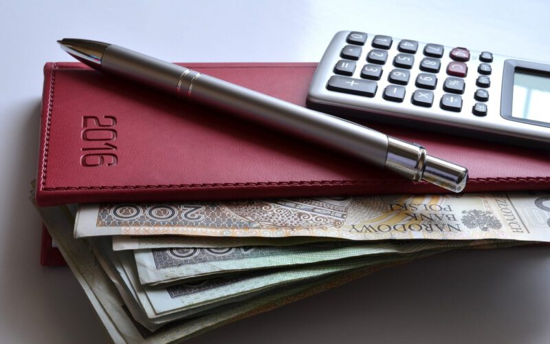 Budowanie historii kredytowej przez odpowiedzialne zarządzanie długiem