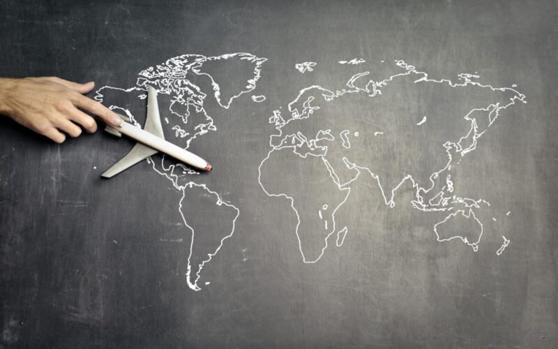 Międzynarodowa kariera 2.0: Jak przełamać bariery i wyróżnić się na globalnym rynku pracy?