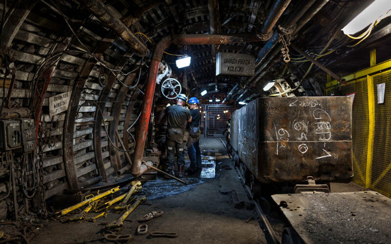 Giną ludzie i miliardy