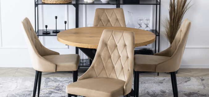 Stół rozkładany do salonu – jaki wybrać? Na co zwrócić uwagę?