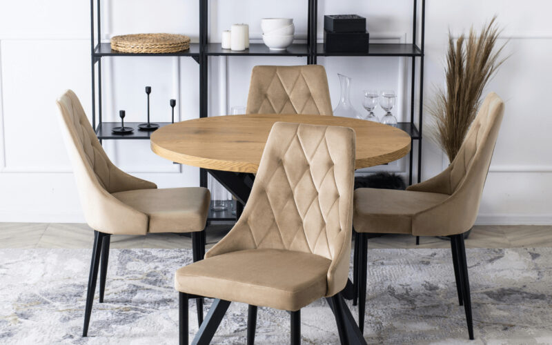 Stół rozkładany do salonu – jaki wybrać? Na co zwrócić uwagę?